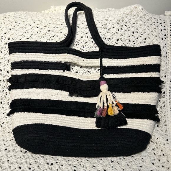 Stella & Dot Taj Large Tote Bag Black & White Stripe Tassel Purse/ tote - Picture 2 of 5